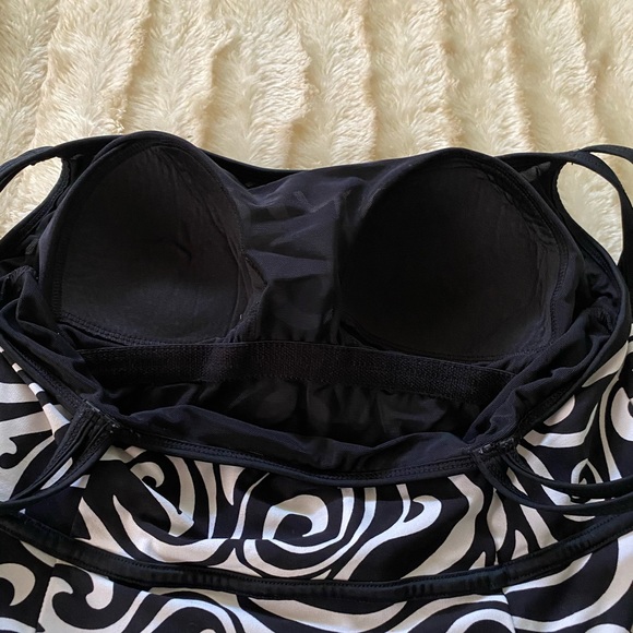 Slimming Swim Dress size 12 Black/White - Picture 4 of 5